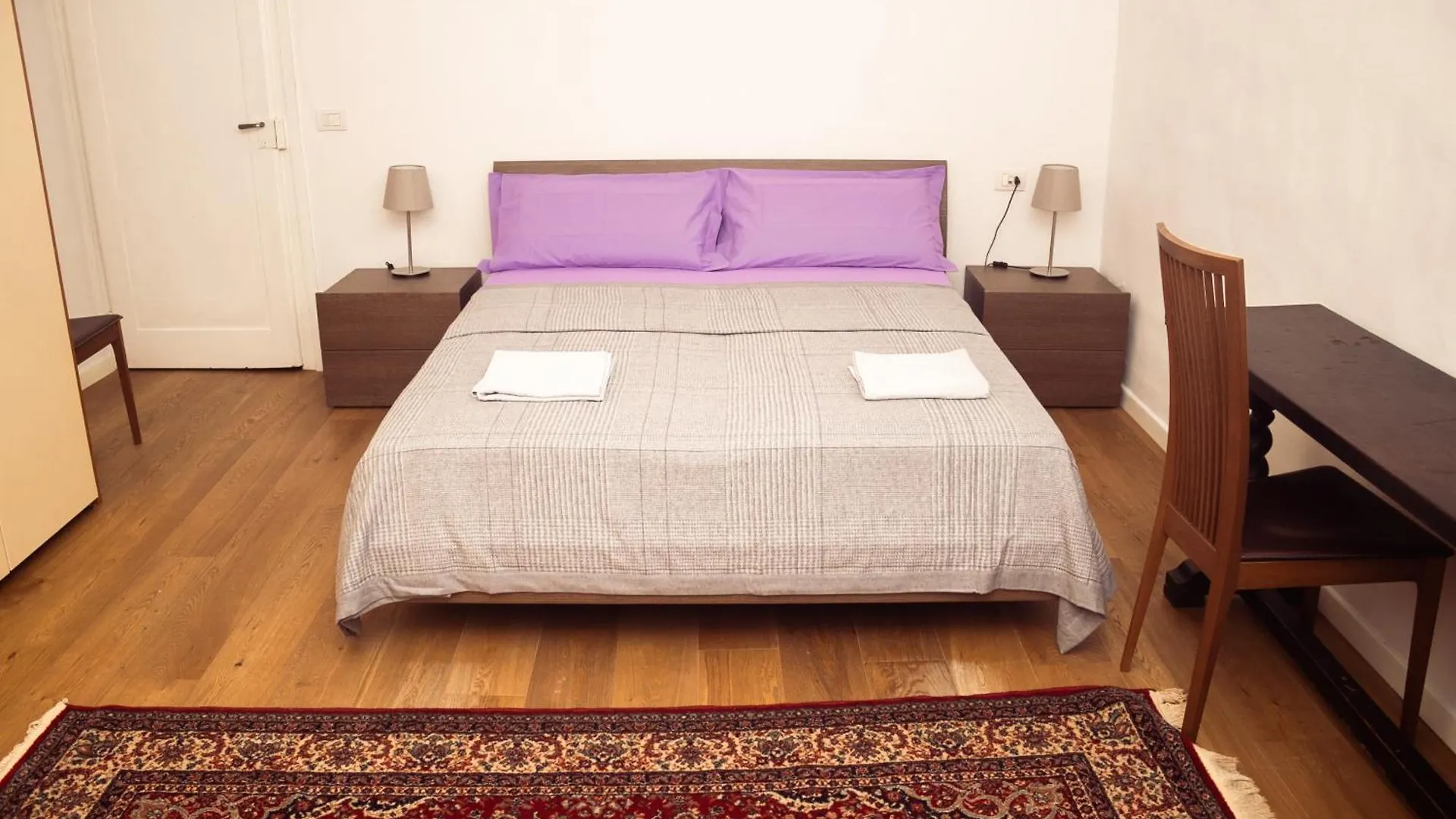 Vintage Apartments In The Heart Of Florence Italy